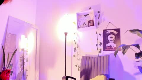 Kimm online show from February 5, 2025, 9:36 am