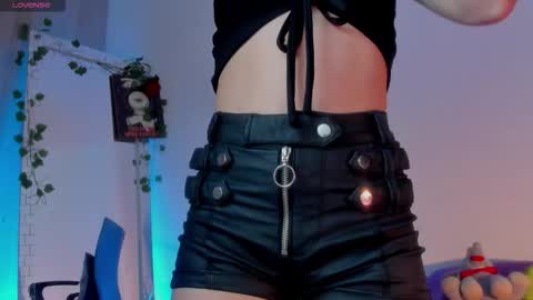 Kimm online show from November 30, 2025, 2:04 am