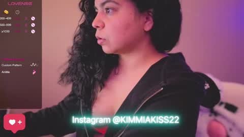 Snapshot of kimmiakiss22 chatting on January 7, 2025, 3:35 am Kimmi online show from January 7, 2025, 3:35 am