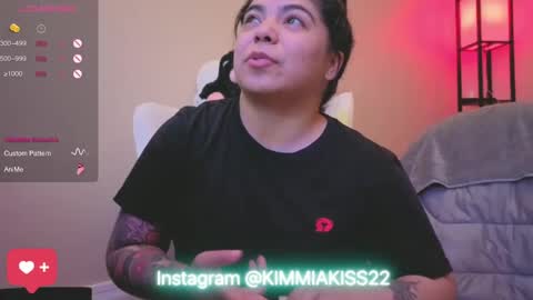 Snapshot of kimmiakiss22 chatting on January 28, 2025, 3:36 am Kimmi online show from January 28, 2025, 3:36 am