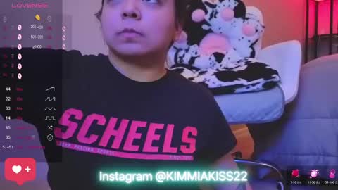 Snapshot of kimmiakiss22 chatting on February 6, 2025, 2:55 am Kimmi online show from February 6, 2025, 2:55 am