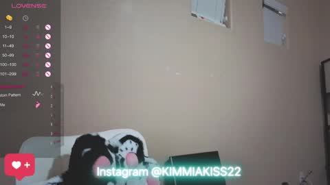 Snapshot of kimmiakiss22 chatting on February 16, 2025, 9:48 pm Kimmi online show from February 16, 2025, 9:48 pm