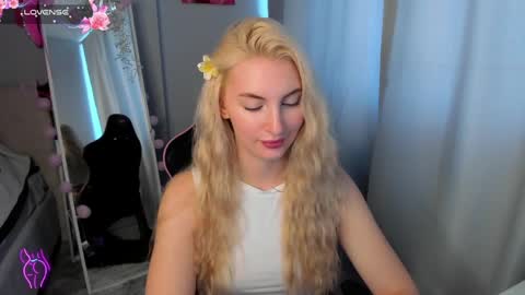 kimmy1_powell online show from June 9, 2026, 2:23 am