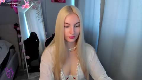 kimmy1_powell online show from June 16, 2026, 3:42 am