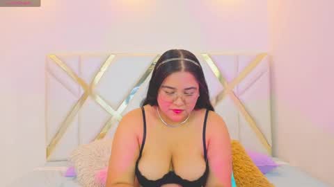 Kimmy  online show from May 27, 2026, 12:35 pm