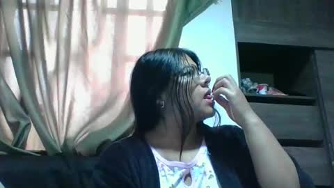 Snapshot of kimmy_kimmy_ chatting on December 29, 2024, 6:05 pm Kimmy online show from December 29, 2024, 6:05 pm