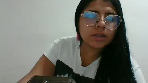 Snapshot of kimmy_kimmy_ chatting on February 5, 2025, 6:37 pm Kimmy online show from February 5, 2025, 6:37 pm