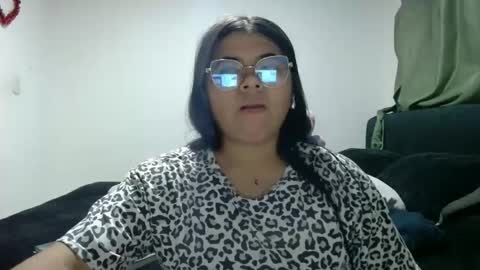 Snapshot of kimmy_kimmy_ chatting on October 26, 2025, 2:17 am Kimmy online show from October 26, 2025, 2:17 am