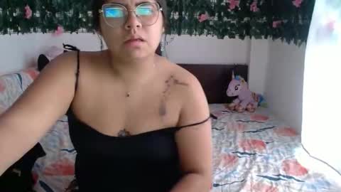 Snapshot of kimmy_kimmy_ chatting on November 19, 2025, 5:13 pm Kimmy online show from November 19, 2025, 5:13 pm