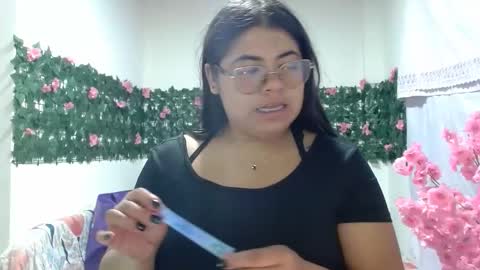 Snapshot of kimmy_kimmy_ chatting on November 24, 2025, 1:27 am Kimmy online show from November 24, 2025, 1:27 am