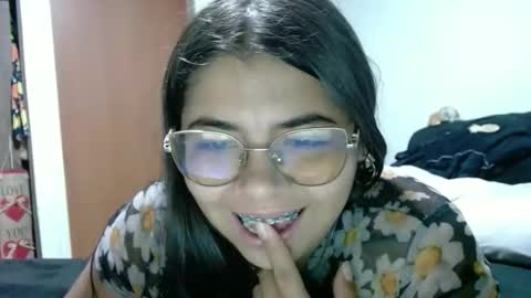 Snapshot of kimmy_kimmy_ chatting on January 8, 2026, 1:30 am Kimmy online show from January 8, 2026, 1:30 am