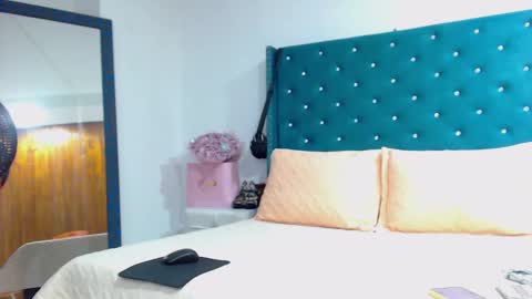 Snapshot of kimscarleth chatting on December 17, 2025, 2:45 pm Kim online show from December 17, 2025, 2:45 pm