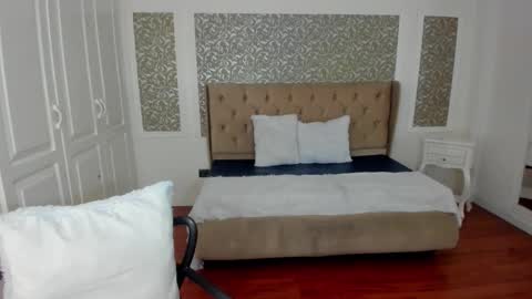 Kim online show from November 12, 2025, 7:57 pm