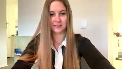 kinci06 online show from March 2, 2025, 10:27 pm