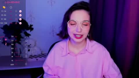 Hazel online show from November 21, 2025, 7:45 pm