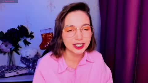 Hazel online show from December 22, 2025, 9:12 pm