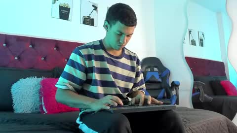Snapshot of king_ares1 chatting on May 14, 2026, 11:06 am king_ares1 online show from May 14, 2026, 11:06 am