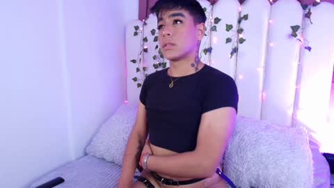 Snapshot of king_azahell chatting on December 27, 2024, 1:53 am king help me reach 100 likes online show from December 27, 2024, 1:53 am