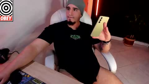 King Bear online show from February 4, 2026, 1:44 am