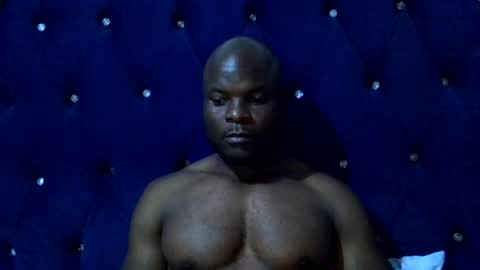 kingnovaa23 online show from July 19, 2026, 7:17 pm
