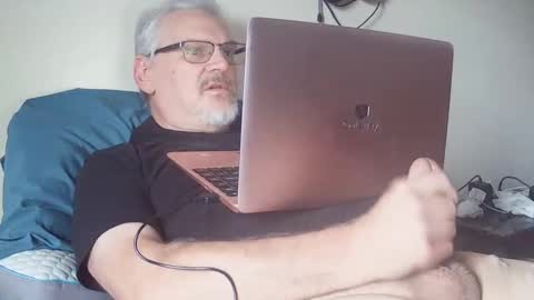 Snapshot of kingtongue10 chatting on November 22, 2025, 7:46 pm kingtongue10 online show from November 22, 2025, 7:46 pm