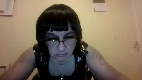 Snapshot of kingwillywoo chatting on December 5, 2024, 2:44 pm Cynthia Pvc lips online show from December 5, 2024, 2:44 pm