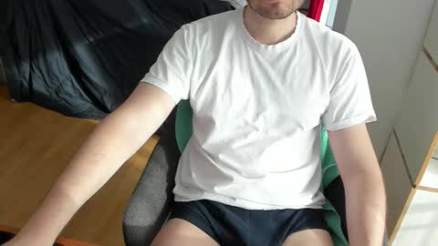 Snapshot of kinksubbydubby chatting on February 15, 2026, 1:31 pm kinksubbydubby online show from February 15, 2026, 1:31 pm