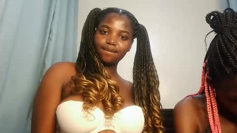 Lola online show from November 8, 2025, 10:41 pm