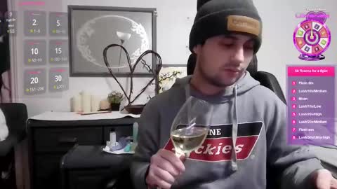 Snapshot of kinkycouple1789 chatting on December 25, 2024, 4:12 am Maysie and Hunter online show from December 25, 2024, 4:12 am