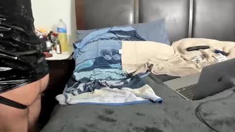 Kinkyguy323232 online show from January 1, 2025, 9:39 am