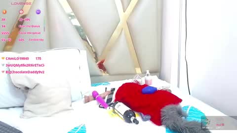 Snapshot of kinkyhousewifee_ chatting on February 10, 2025, 12:30 am MISS RYN online show from February 10, 2025, 12:30 am