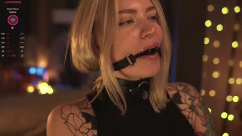 kinkylina_ online show from January 8, 2025, 4:22 pm