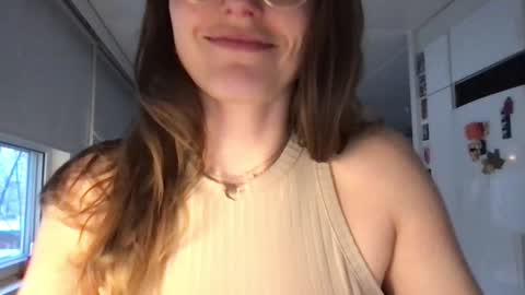 Snapshot of kinkyorange_ chatting on December 5, 2024, 8:33 am Mary the Soulmate online show from December 5, 2024, 8:33 am