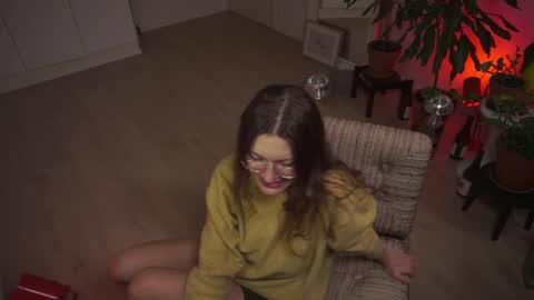 Snapshot of kinkyorange_ chatting on December 10, 2024, 5:55 pm Mary the Soulmate online show from December 10, 2024, 5:55 pm