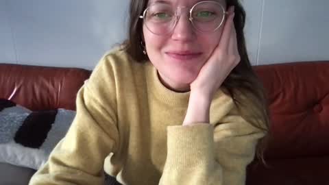 Snapshot of kinkyorange_ chatting on December 11, 2024, 10:36 am Mary the Soulmate online show from December 11, 2024, 10:36 am