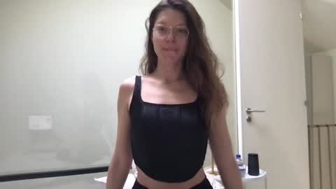 Snapshot of kinkyorange_ chatting on January 9, 2025, 3:23 pm Mary the Soulmate online show from January 9, 2025, 3:23 pm