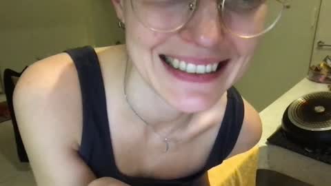 Snapshot of kinkyorange_ chatting on January 28, 2025, 7:32 pm Mary the Soulmate online show from January 28, 2025, 7:32 pm