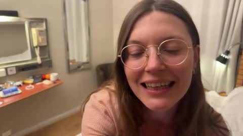 Snapshot of kinkyorange_ chatting on February 19, 2025, 5:49 pm Mary the Soulmate online show from February 19, 2025, 5:49 pm