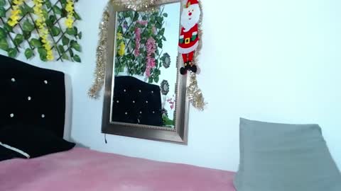 Isabella  online show from December 6, 2024, 1:40 am