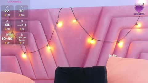 kinkywildmilf online show from March 28, 2026, 1:22 pm