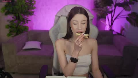 Snapshot of kira0541 chatting on April 13, 2026, 8:14 pm Sweet girls online show from April 13, 2026, 8:14 pm