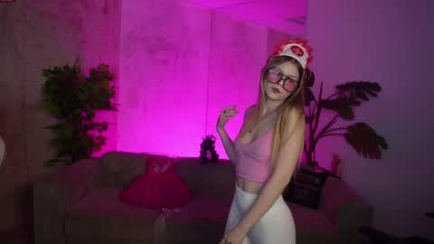 Snapshot of kira0541 chatting on May 23, 2026, 6:45 pm Sweet girls online show from May 23, 2026, 6:45 pm