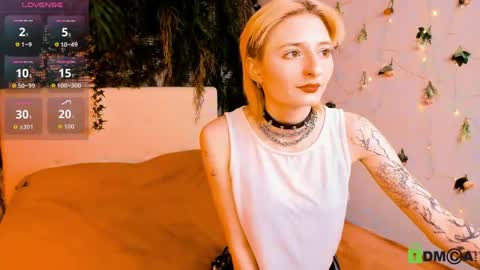 Snapshot of kira__cutie chatting on April 23, 2026, 9:17 pm Kira online show from April 23, 2026, 9:17 pm