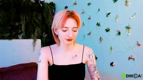 Snapshot of kira__cutie chatting on May 15, 2026, 11:34 pm Kira online show from May 15, 2026, 11:34 pm