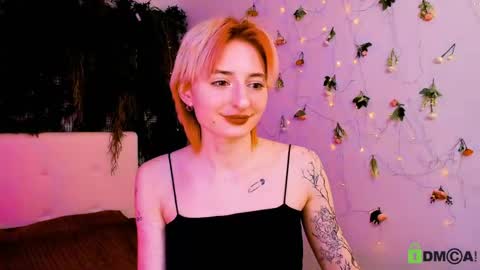 Snapshot of kira__cutie chatting on May 16, 2026, 12:18 am Kira online show from May 16, 2026, 12:18 am