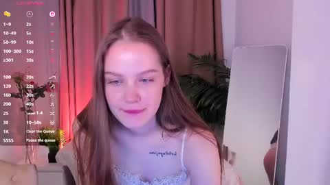 Snapshot of kira_cat_ chatting on July 29, 2026, 1:42 pm Kira online show from July 29, 2026, 1:42 pm