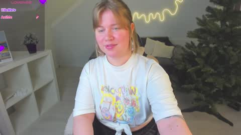 Snapshot of kira_citro chatting on December 8, 2024, 3:13 pm Kira NEXT STREAM December 4 5pm CET 11am EST online show from December 8, 2024, 3:13 pm