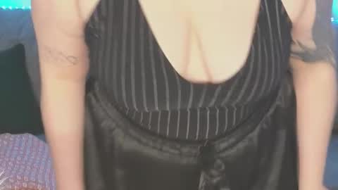 Snapshot of kira_citro chatting on January 17, 2025, 11:40 pm Kira NEXT STREAM December 4 5pm CET 11am EST online show from January 17, 2025, 11:40 pm