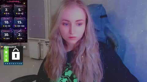 Snapshot of kira_love_sleep chatting on October 22, 2025, 4:29 pm you know thumb up me please its important online show from October 22, 2025, 4:29 pm