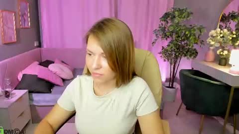 Snapshot of kira_miragee chatting on July 14, 2026, 2:05 am Kira online show from July 14, 2026, 2:05 am